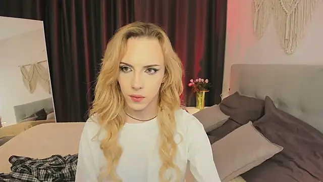 Snapshot of Tiffany__King chatting on 03-20-26, 08:25 Tiffany King online show from 03-20-26, 08:25