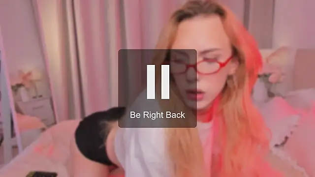 Snapshot of Tiffany__King chatting on 03-23-26, 03:43 Tiffany King online show from 03-23-26, 03:43