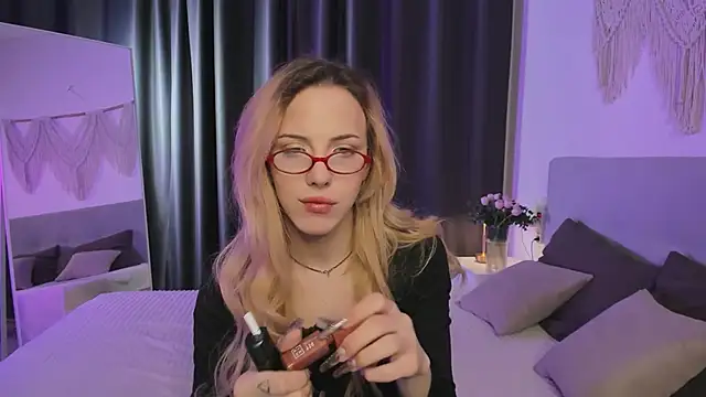 Tiffany  King online show from 04-30-26, 06:53