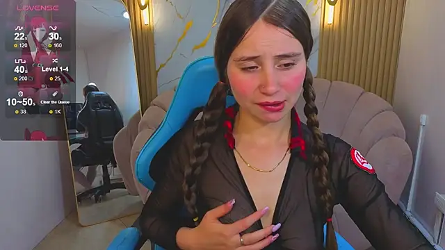 Snapshot of Ariana18_b chatting on 03-21-26, 01:05 Ariana18 b online show from 03-21-26, 01:05