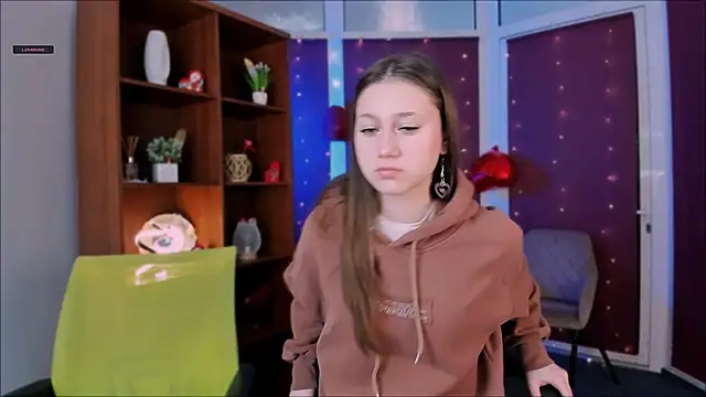 Snapshot of arianaa_cat chatting on 02-11-26, 05:56 arianaa cat online show from 02-11-26, 05:56