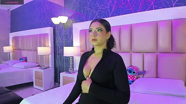 KiaraEverly online show from 05-08-26, 06:46