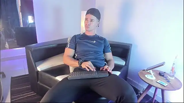CRISTHIAN WOLF1 online show from 05-19-26, 08:59