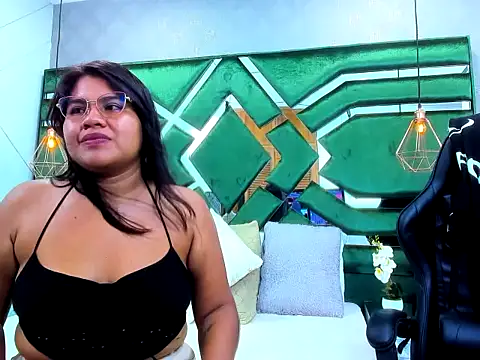 BellaAndNethan online show from 02-04-26, 08:03