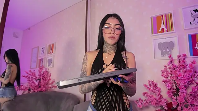 Snapshot of Ashley_Blum_ chatting on 03-15-26, 12:00 Ashley Blum online show from 03-15-26, 12:00