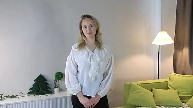 LorinaNhatsavang online show from 02-04-26, 09:48