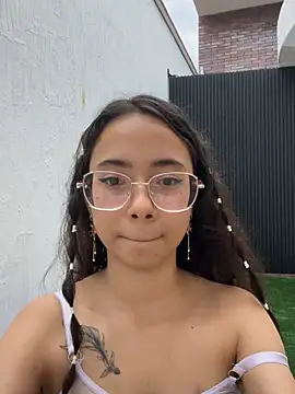 alicia-petite online show from 02-05-26, 11:37