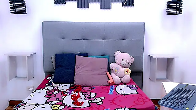 Sophia Valentina online show from 02-28-26, 04:46