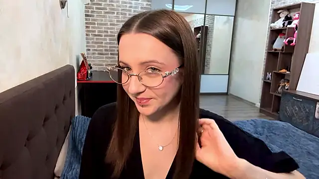 LioraVanta online show from 02-01-26, 03:10