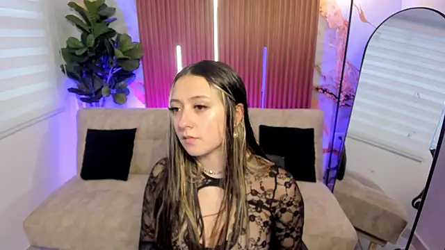 Giselle Laurens  online show from 05-02-26, 06:57