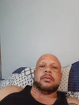 Schinna25 online show from 05-15-26, 06:48