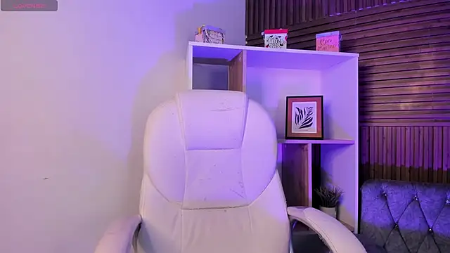 CarolineFyre online show from 02-08-26, 01:58