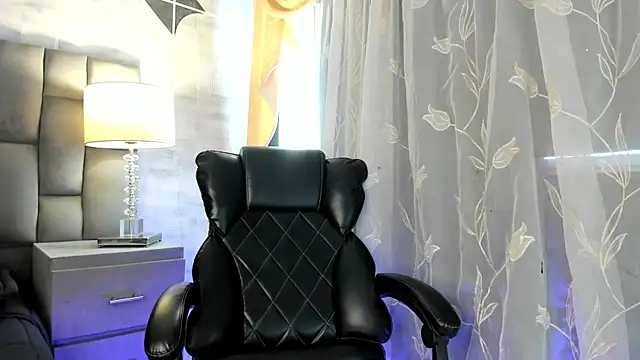 CarolineFyre online show from 05-01-26, 02:10