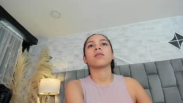 CarolineFyre online show from 06-06-26, 01:05