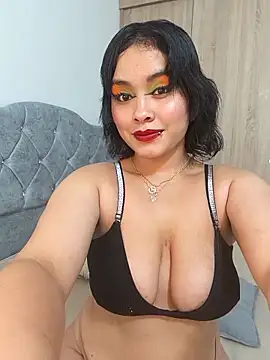 zoe love18 online show from 05-05-26, 04:42