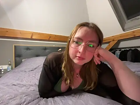 SexyBruenette online show from 02-04-26, 06:03