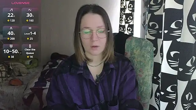 Snapshot of Ozalin_ chatting on 02-13-26, 09:27 Ozalin online show from 02-13-26, 09:27