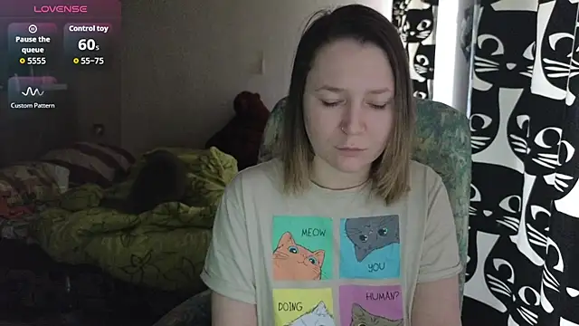 Snapshot of Ozalin_ chatting on 02-17-26, 12:01 Ozalin online show from 02-17-26, 12:01