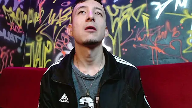 AnyeloBlack69 online show from 02-11-26, 12:10