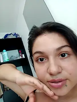 Snapshot of Alice_BigBoobs_Milk chatting on 03-26-26, 06:57 Alice BigBoobs Milk online show from 03-26-26, 06:57