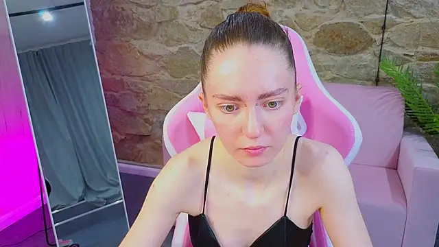 KristineValbuena online show from 02-04-26, 01:55