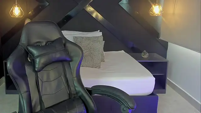 Snapshot of charlottee27_ chatting on 02-28-26, 07:48 charlottee27 online show from 02-28-26, 07:48