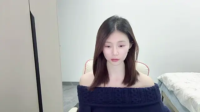 Snapshot of DYyyyyy-- chatting on 03-12-26, 12:11 DYyyyyy-- online show from 03-12-26, 12:11