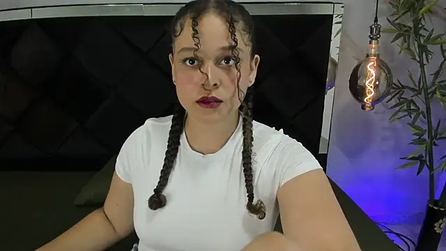 IrinaVoshh  online show from 03-12-26, 07:09