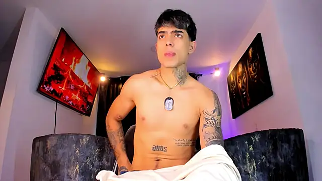 Snapshot of miguel_aguirre_ chatting on 03-27-26, 11:04 miguel aguirre online show from 03-27-26, 11:04