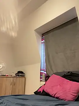 LeonieClaire online show from 03-05-26, 12:01