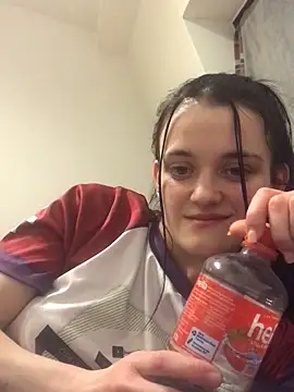 LeonieClaire online show from 03-18-26, 06:11