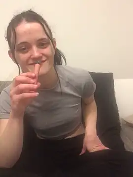 LeonieClaire online show from 03-23-26, 06:12