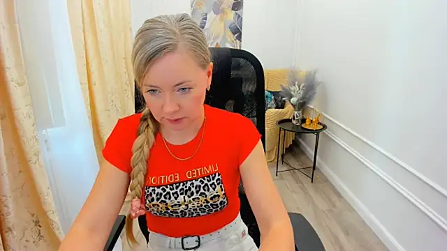 CharlotteKerti online show from 06-03-26, 12:52