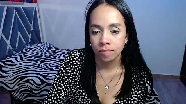 paula lopez   online show from 06-17-26, 07:04