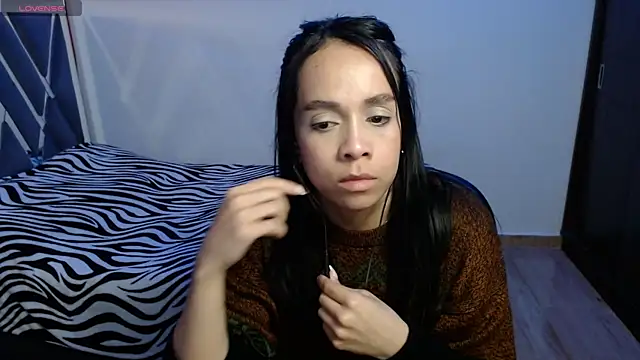 paula lopez   online show from 06-18-26, 06:12