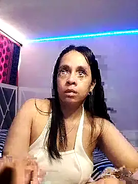 paula lopez   online show from 06-25-26, 06:34