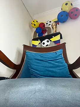 LilaRvsh online show from 06-19-26, 01:04