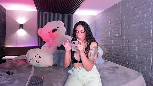 Snapshot of Magic_ivone chatting on 02-18-26, 11:50 Magic ivone online show from 02-18-26, 11:50