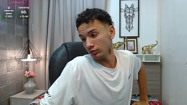 JDWhite18 online show from 05-07-26, 01:55