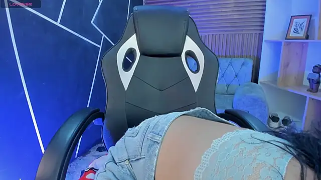 Snapshot of shaden_ chatting on 02-17-26, 08:37 shaden online show from 02-17-26, 08:37