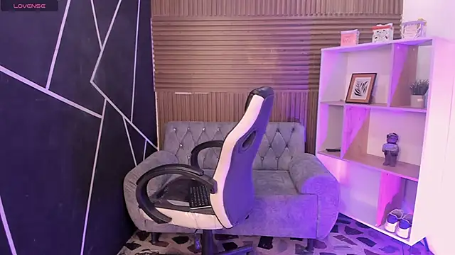 Snapshot of shaden_ chatting on 02-28-26, 11:06 shaden online show from 02-28-26, 11:06