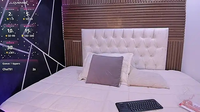 Snapshot of shaden_ chatting on 03-10-26, 08:19 shaden online show from 03-10-26, 08:19