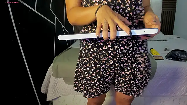 Snapshot of shaden_ chatting on 03-18-26, 10:02 shaden online show from 03-18-26, 10:02