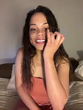 Snapshot of Petite_Baddie chatting on 05-21-26, 05:47 Petite Baddie online show from 05-21-26, 05:47