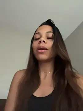 Petite Baddie online show from 07-22-26, 09:50