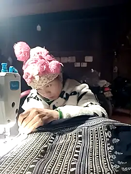 Snapshot of cana4455 chatting on 02-11-26, 01:32 cana4455 online show from 02-11-26, 01:32