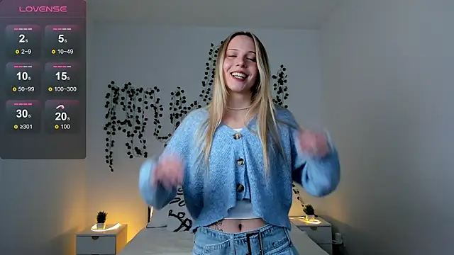 Snapshot of EllyMartinez chatting on 02-01-26, 12:48 EllyMartinez online show from 02-01-26, 12:48