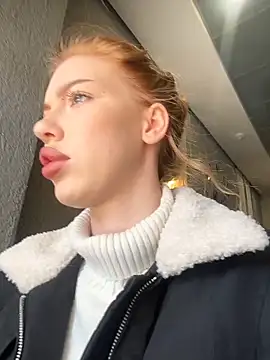 Snapshot of Jean_Graay chatting on 03-12-26, 10:10 Jean Graay online show from 03-12-26, 10:10