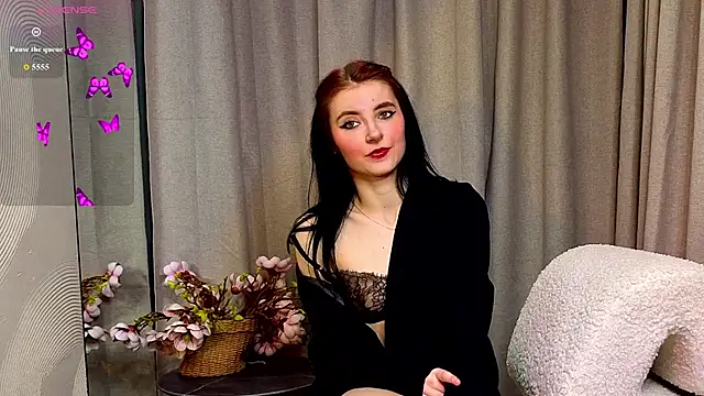 Snapshot of NicoleLuxe chatting on 02-24-26, 05:33 NicoleLuxe online show from 02-24-26, 05:33