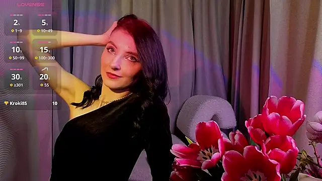 Snapshot of NicoleLuxe chatting on 03-08-26, 06:55 NicoleLuxe online show from 03-08-26, 06:55